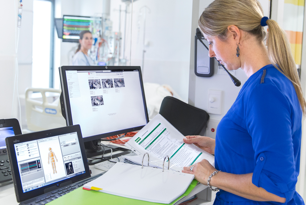 Associate Professor Naomi Hammond and Dr Frances Bass of the Critical Care Program at The George Institute